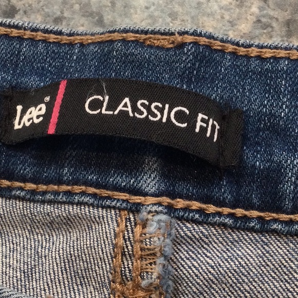 Lee Classic Fit women’s denim jeans. Size 16 Medium. - Picture 7 of 10